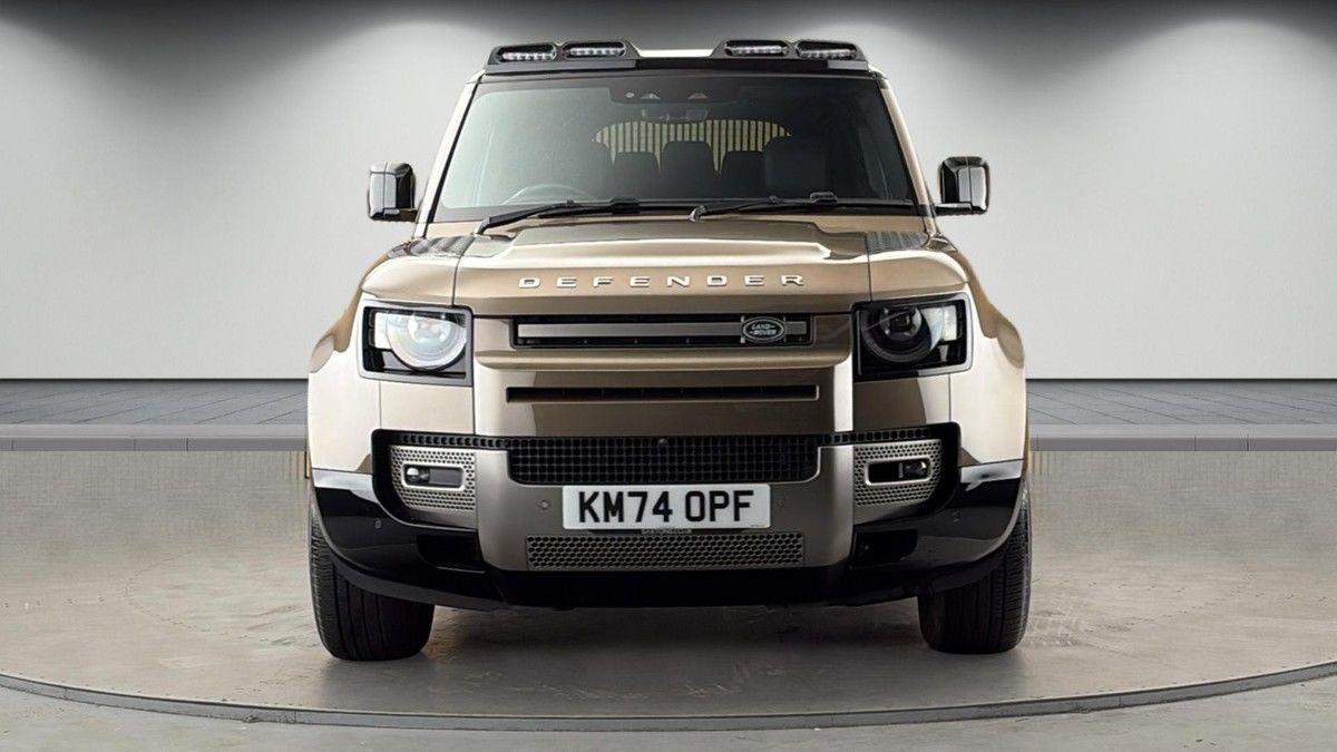 Land Rover Defender 110 Image 3