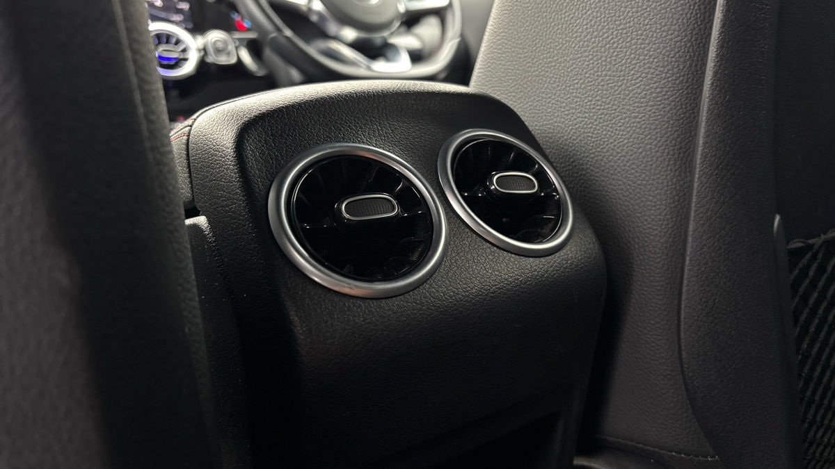 Mercedes-Benz GLA Image 9