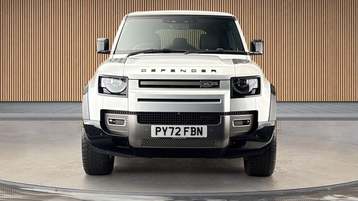 Land Rover Defender 110 Image 3