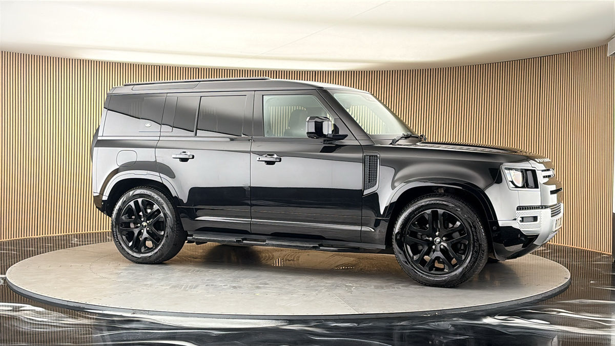 More views of Land Rover Defender 110