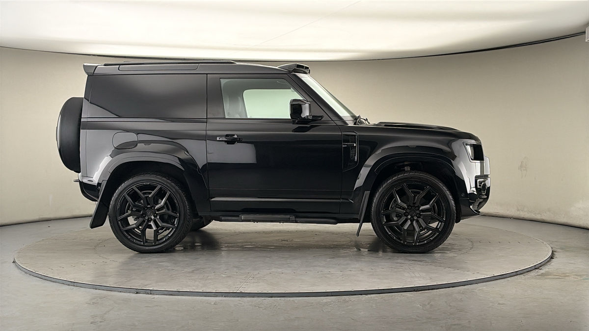 More views of Land Rover Defender 90