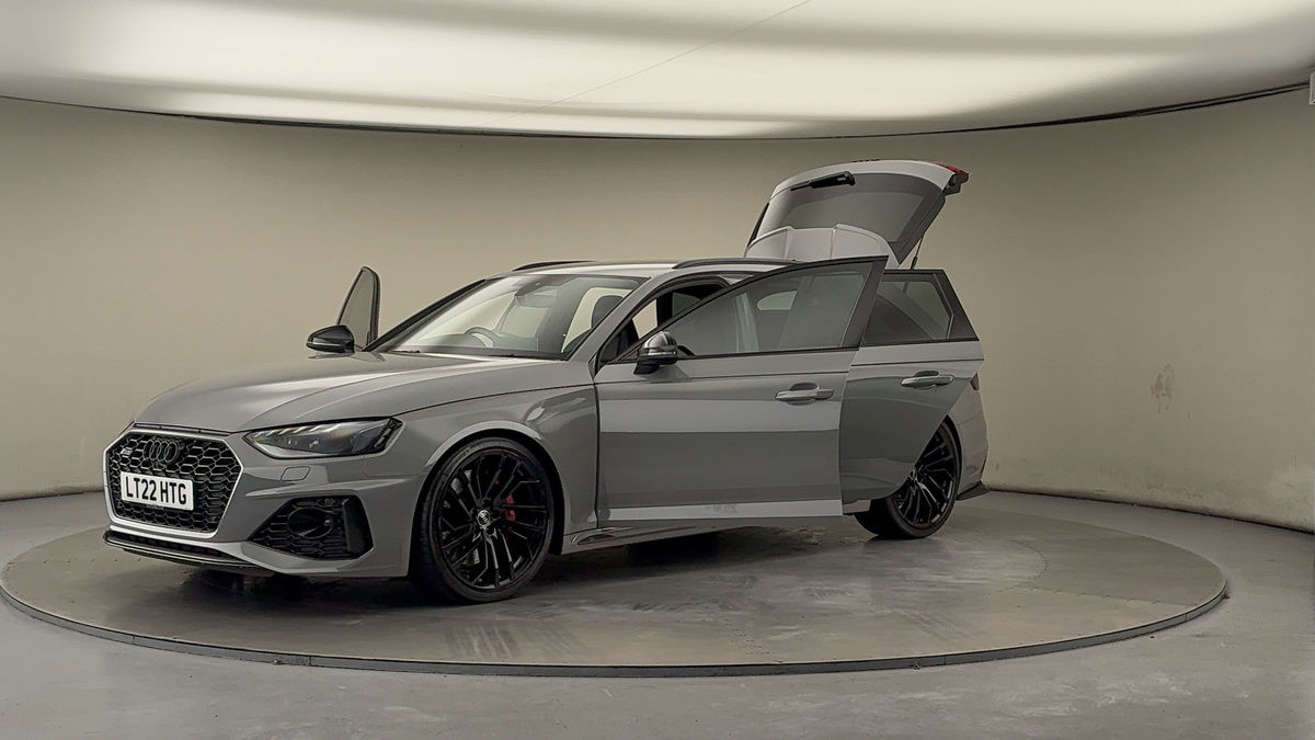 Audi RS4 Avant Image 22