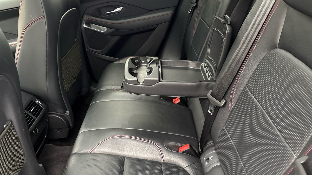 Jaguar E-PACE Image 9