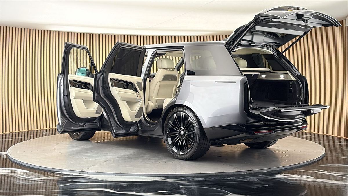 More views of Land Rover Range Rover