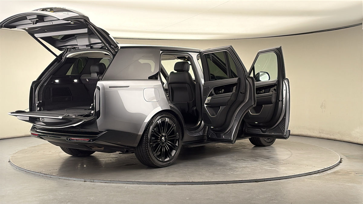 More views of Land Rover Range Rover