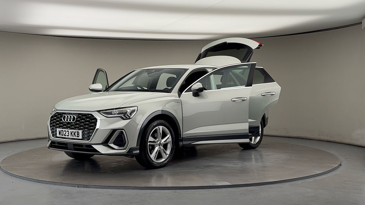 More views of Audi Q3