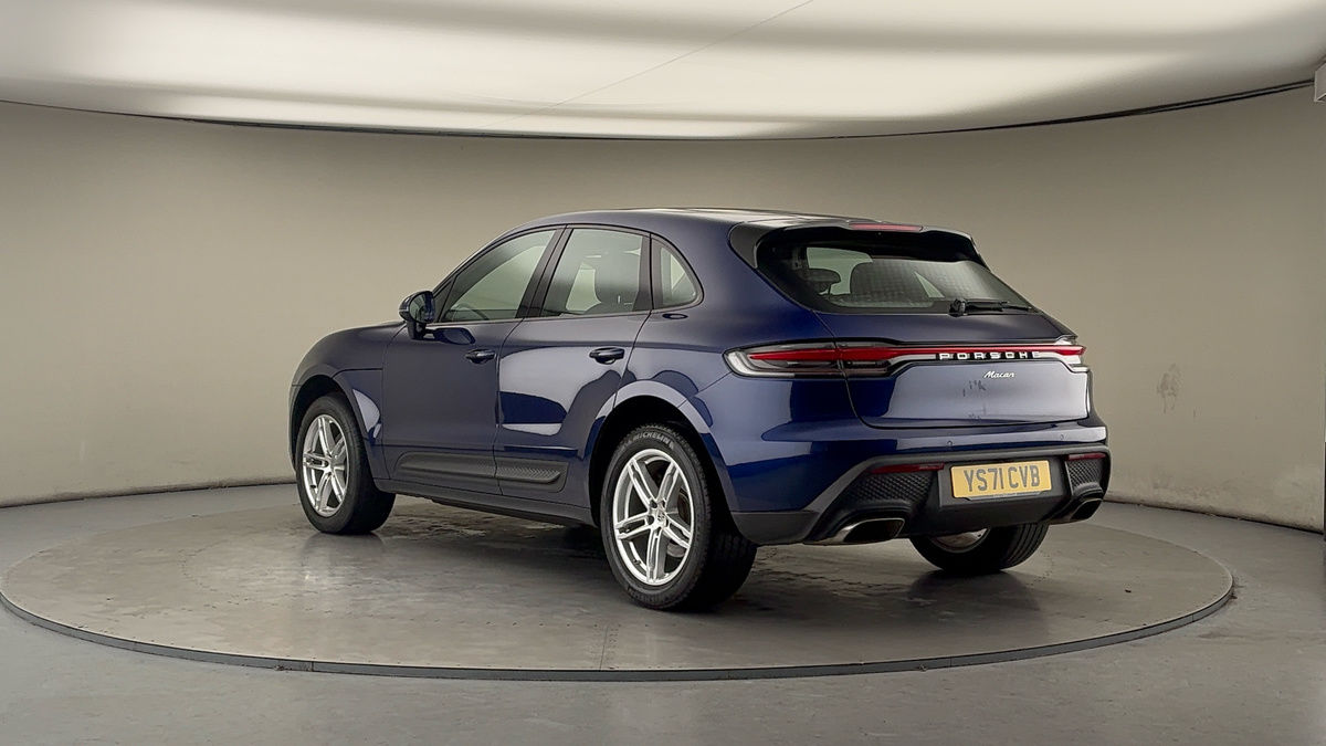 Porsche Macan Image 2