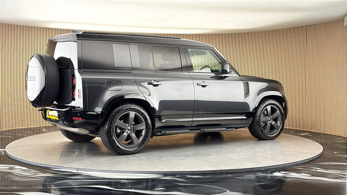 More views of Land Rover Defender 110