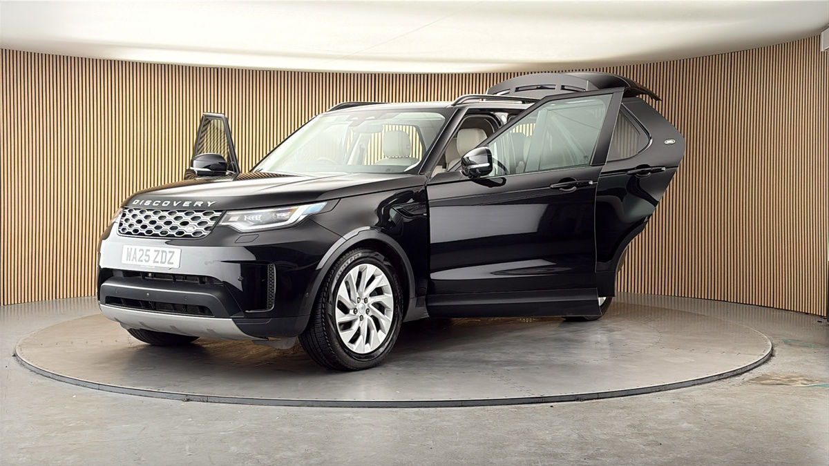 More views of Land Rover Discovery