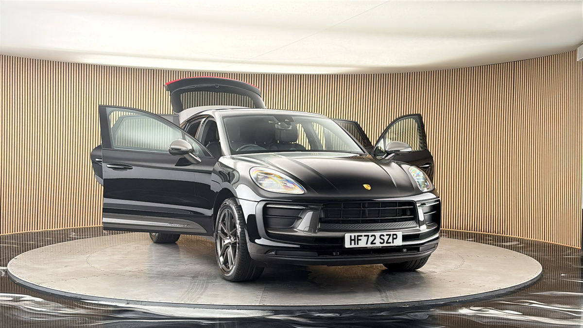 More views of Porsche Macan