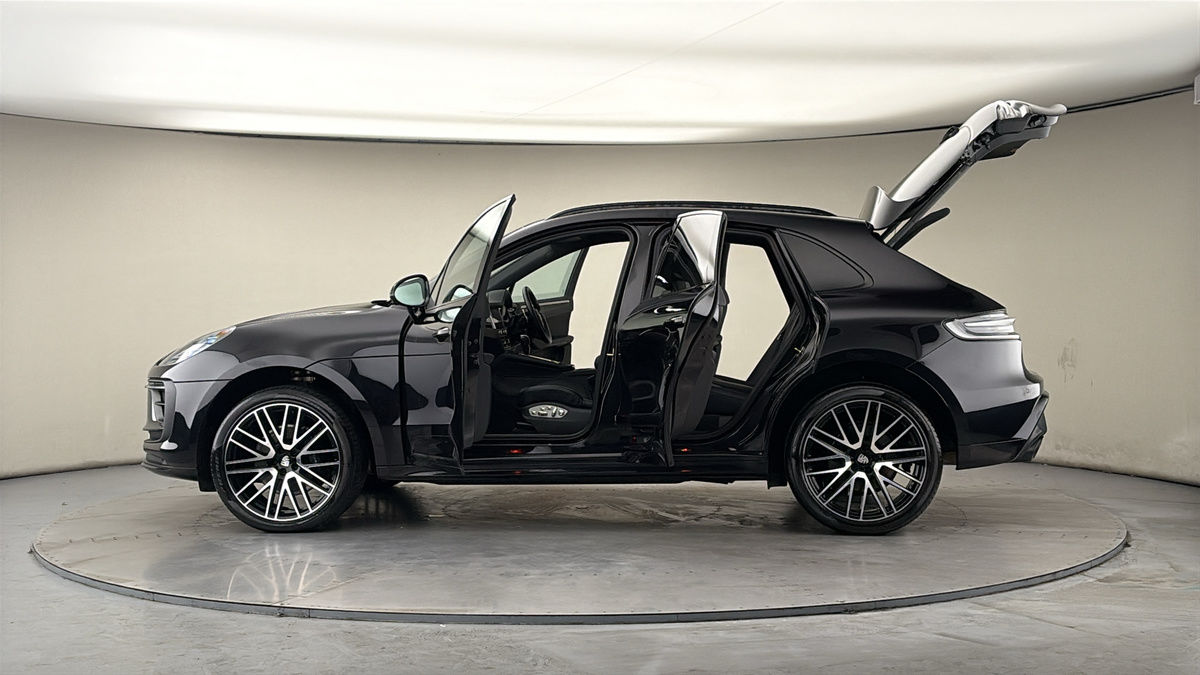 More views of Porsche Macan