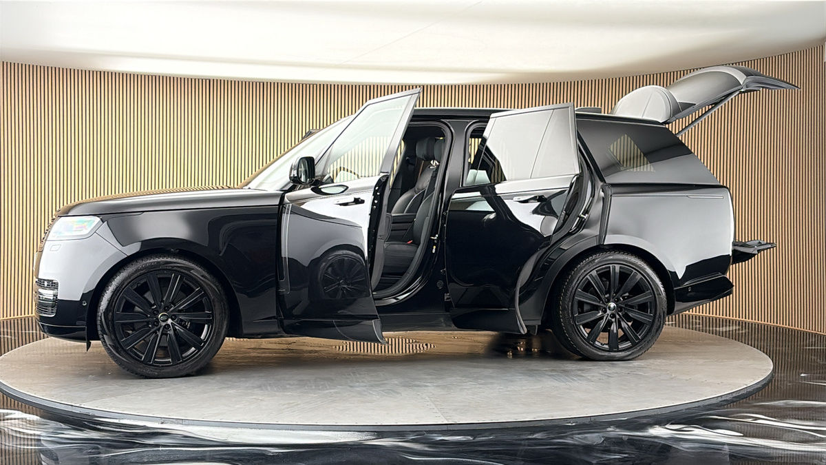 More views of Land Rover Range Rover