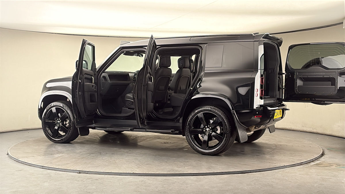 More views of Land Rover Defender 110