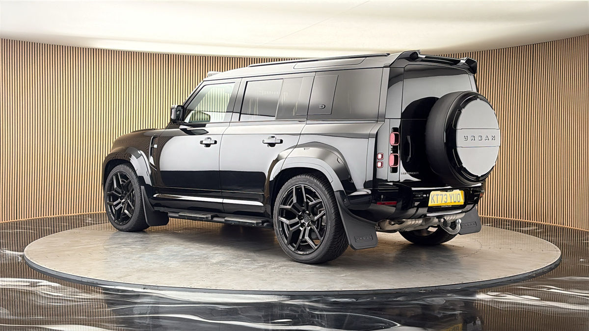 More views of Land Rover Defender 110