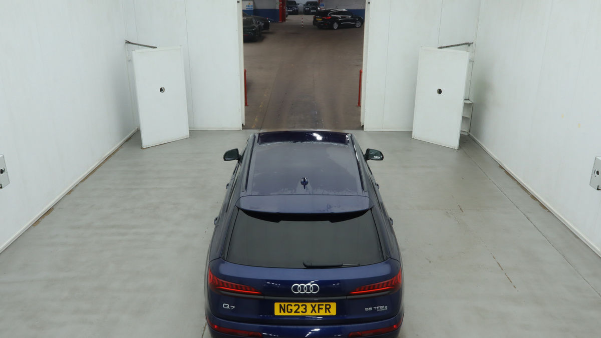 Audi Q7 Image 8