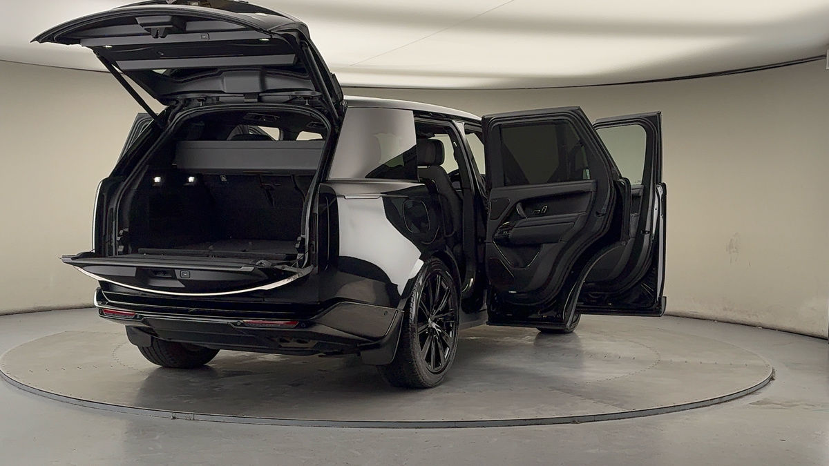 More views of Land Rover Range Rover