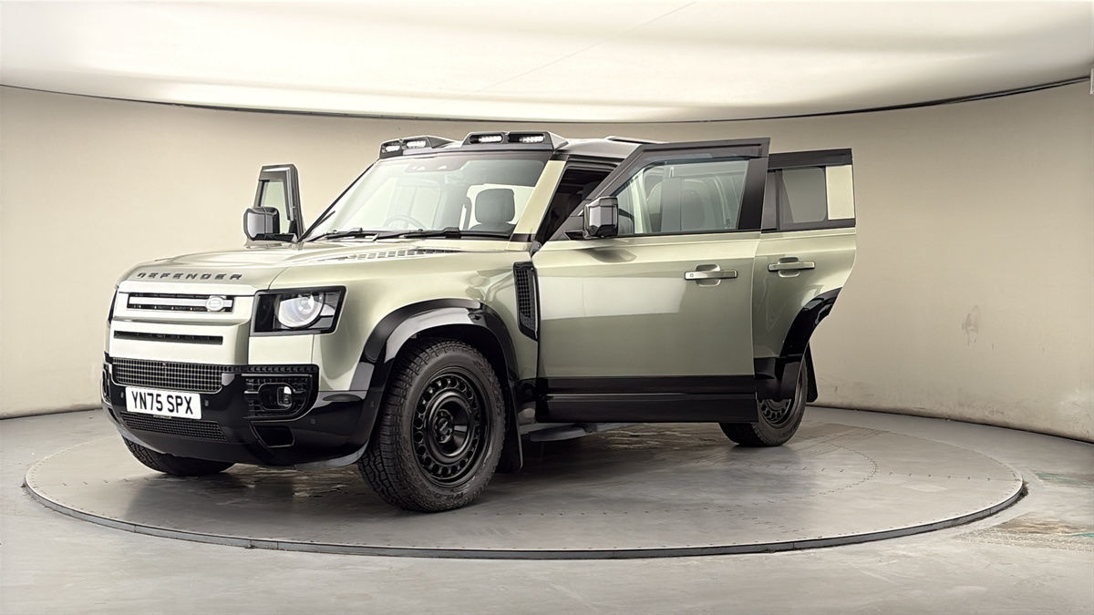 More views of Land Rover Defender 110