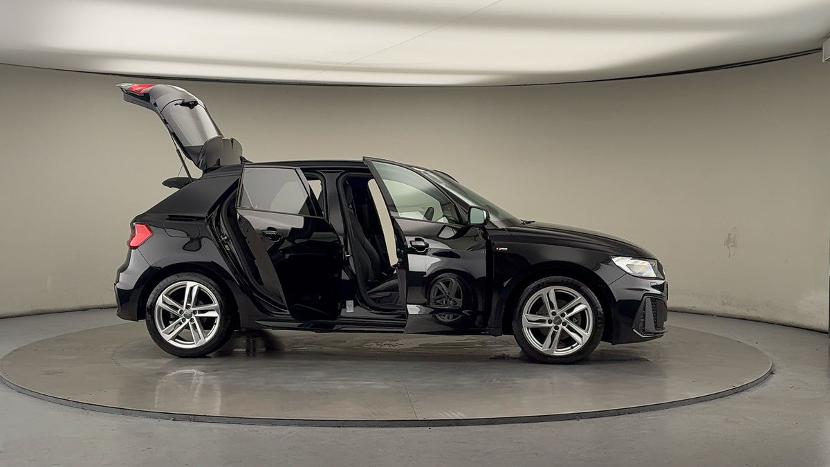 More views of Audi A1