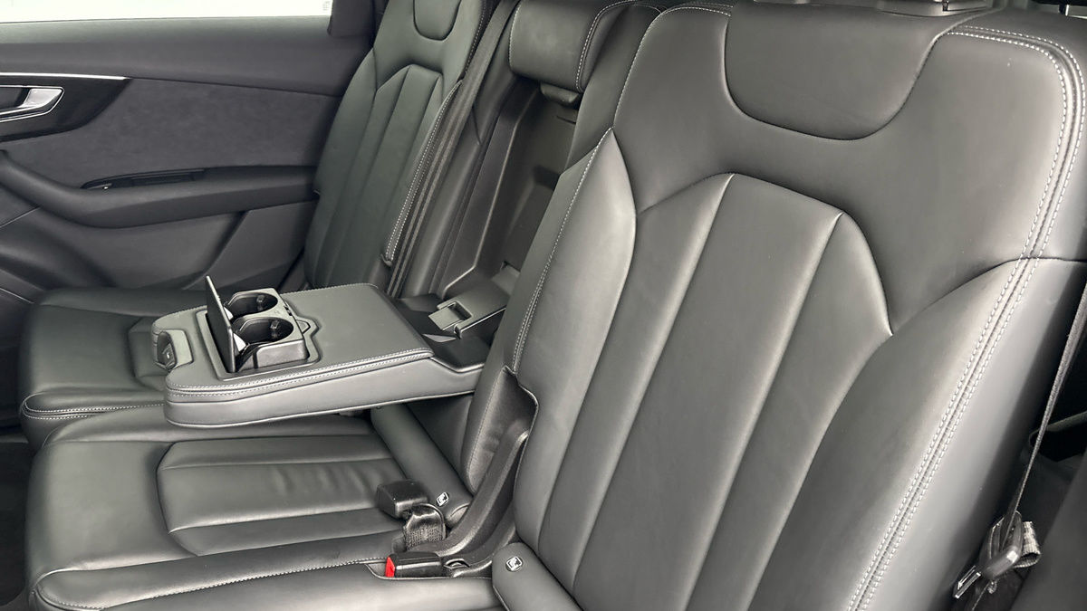 Audi Q7 Image 9