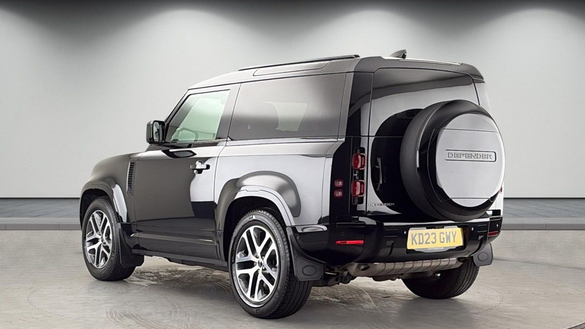 Land Rover Defender 90 Image 2