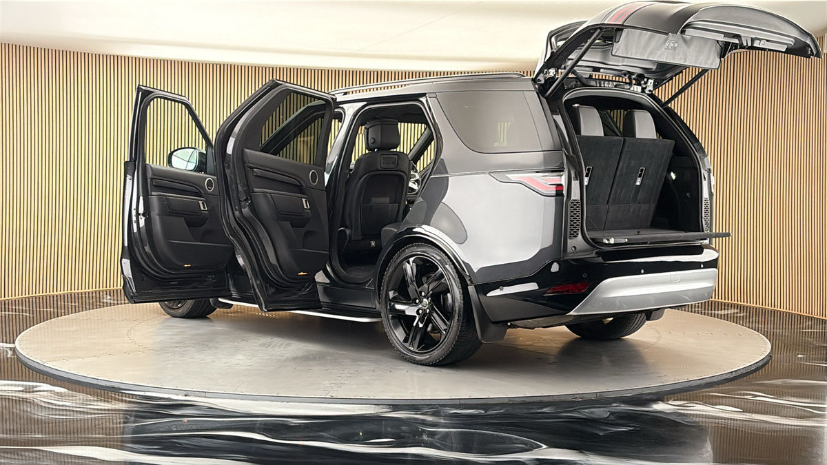 More views of Land Rover Discovery