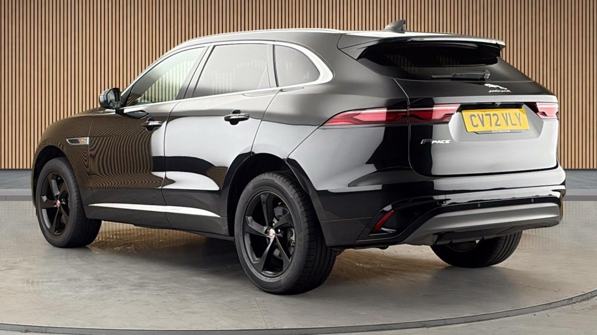 Jaguar F-PACE Image 2