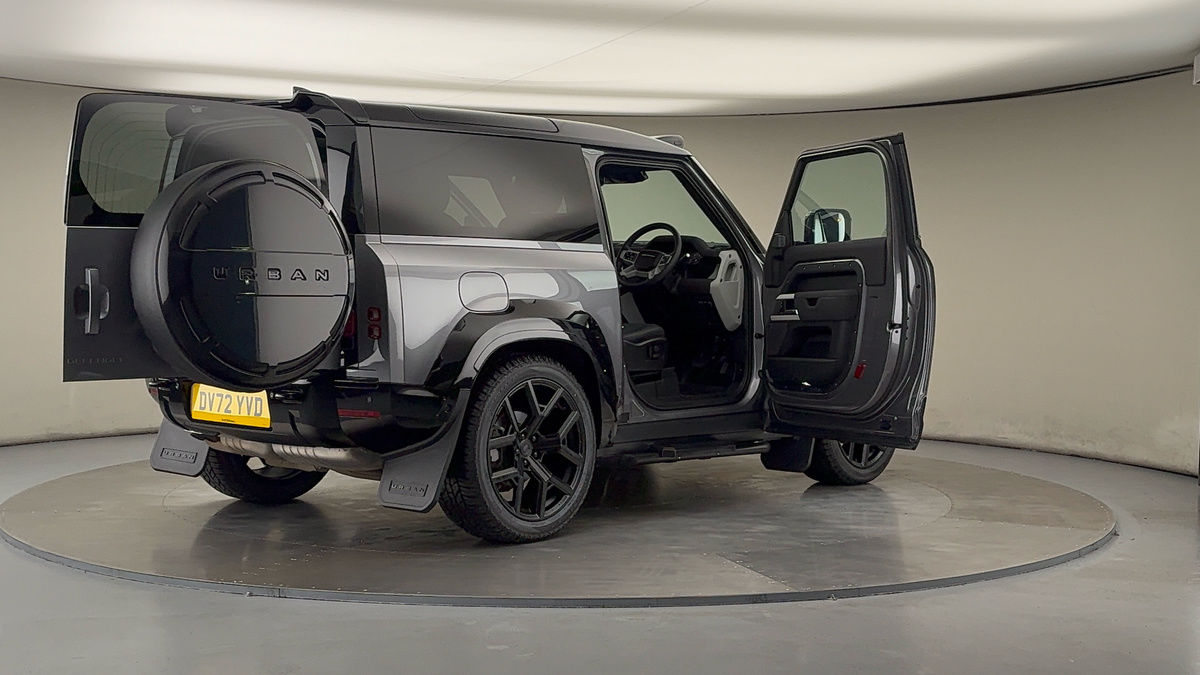 More views of Land Rover Defender 90