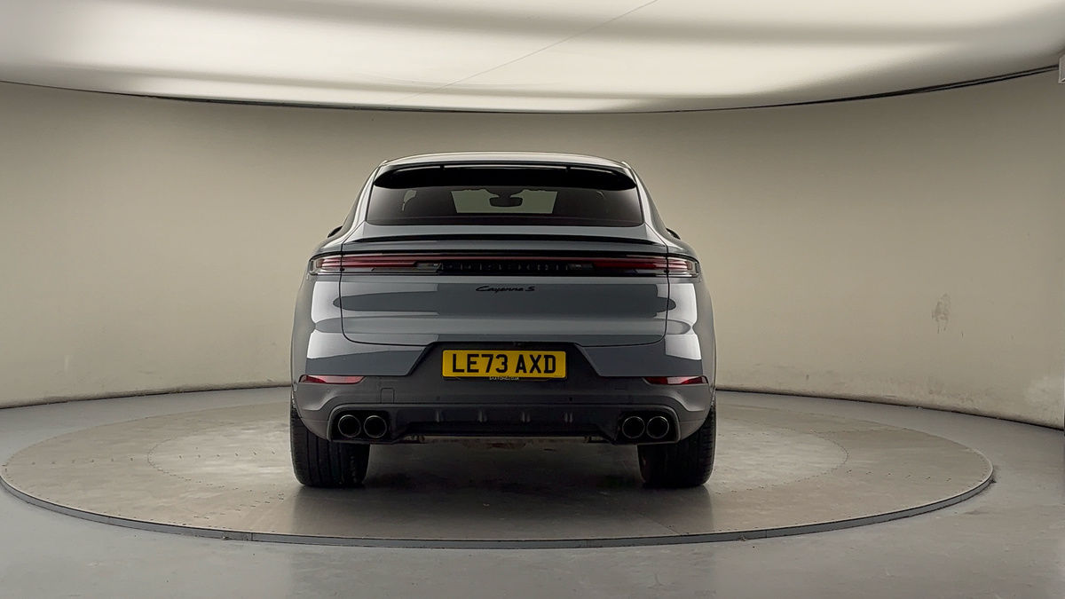 Porsche Cayenne Image 4