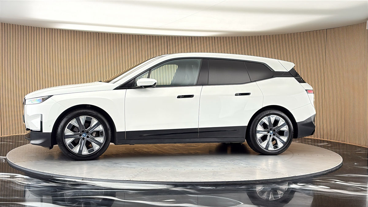 More views of BMW iX
