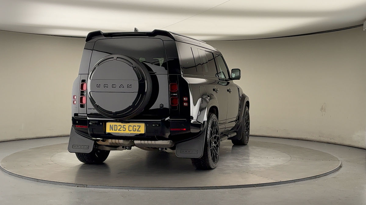 More views of Land Rover Defender 110