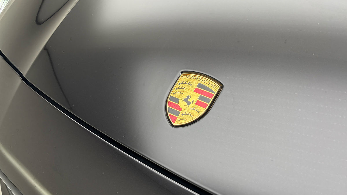 Porsche Cayenne Image 24