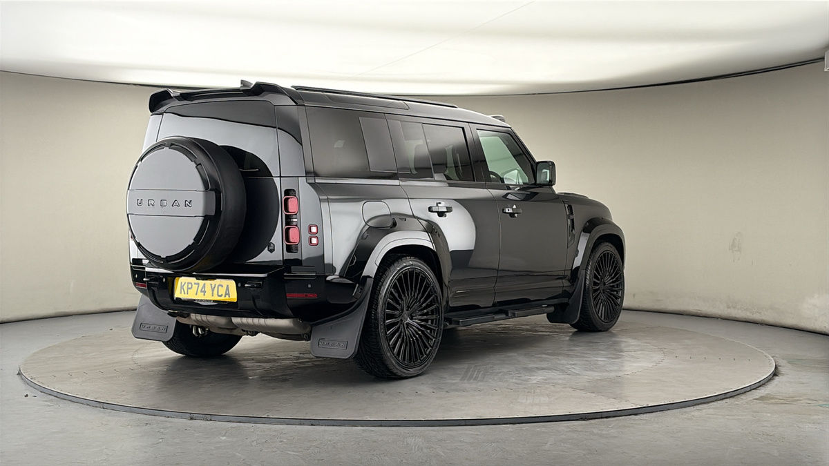 More views of Land Rover Defender 110