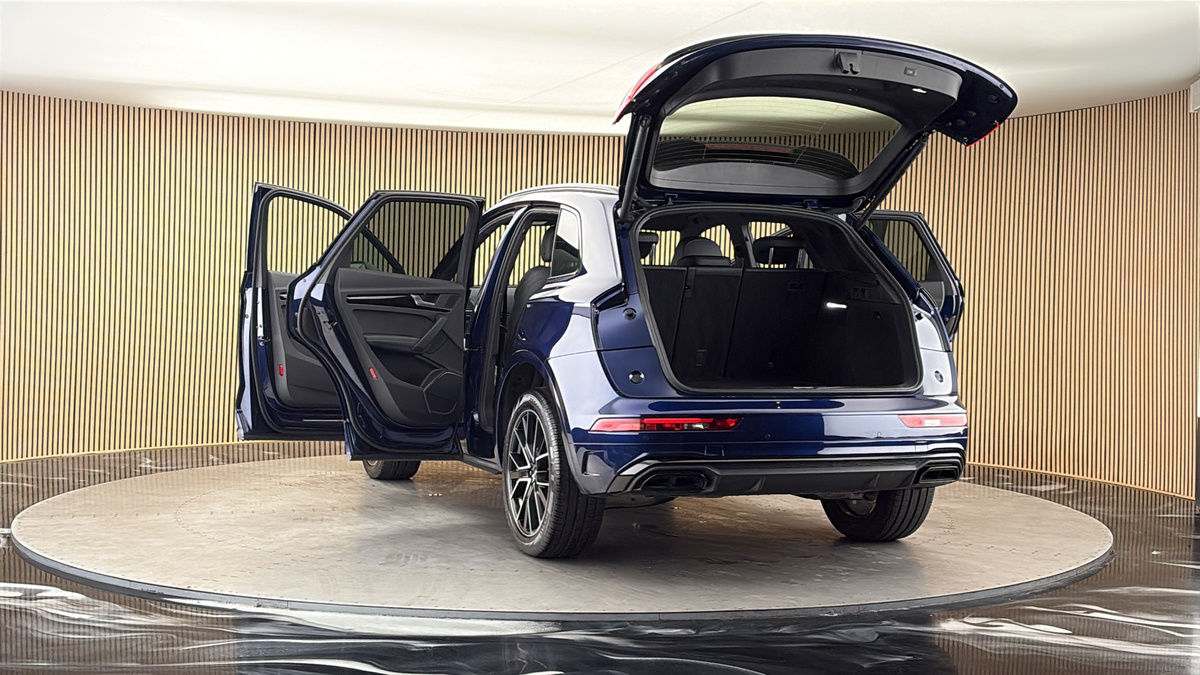 More views of Audi Q5