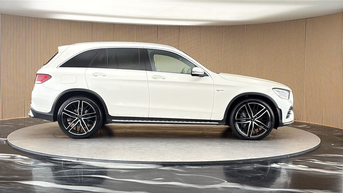 Mercedes-Benz GLC Image 16