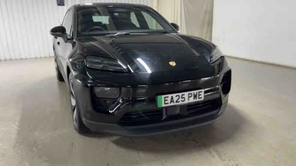 More views of Porsche Macan