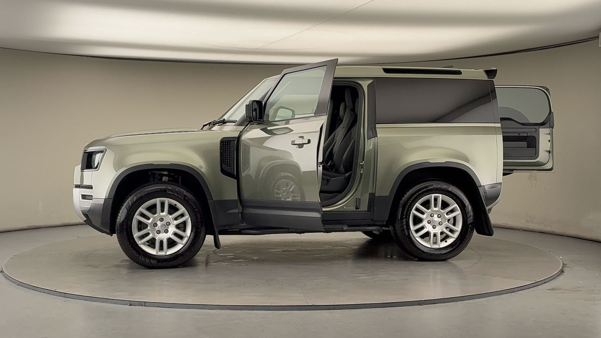 More views of Land Rover Defender 90