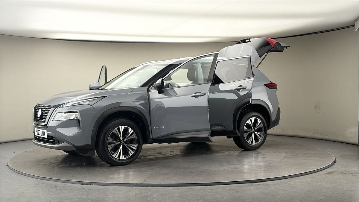 More views of Nissan X-Trail