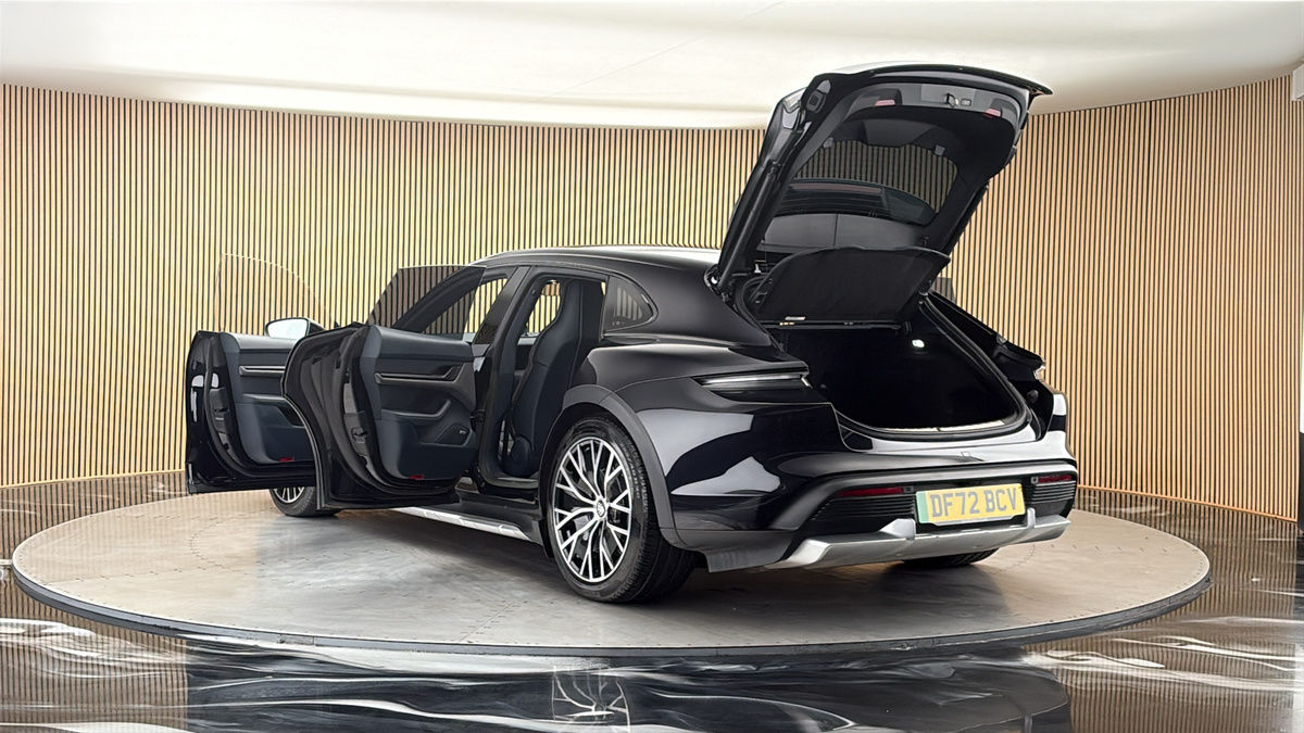 Porsche Taycan Image 23