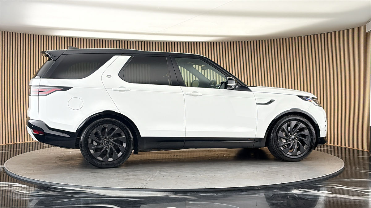 More views of Land Rover Discovery