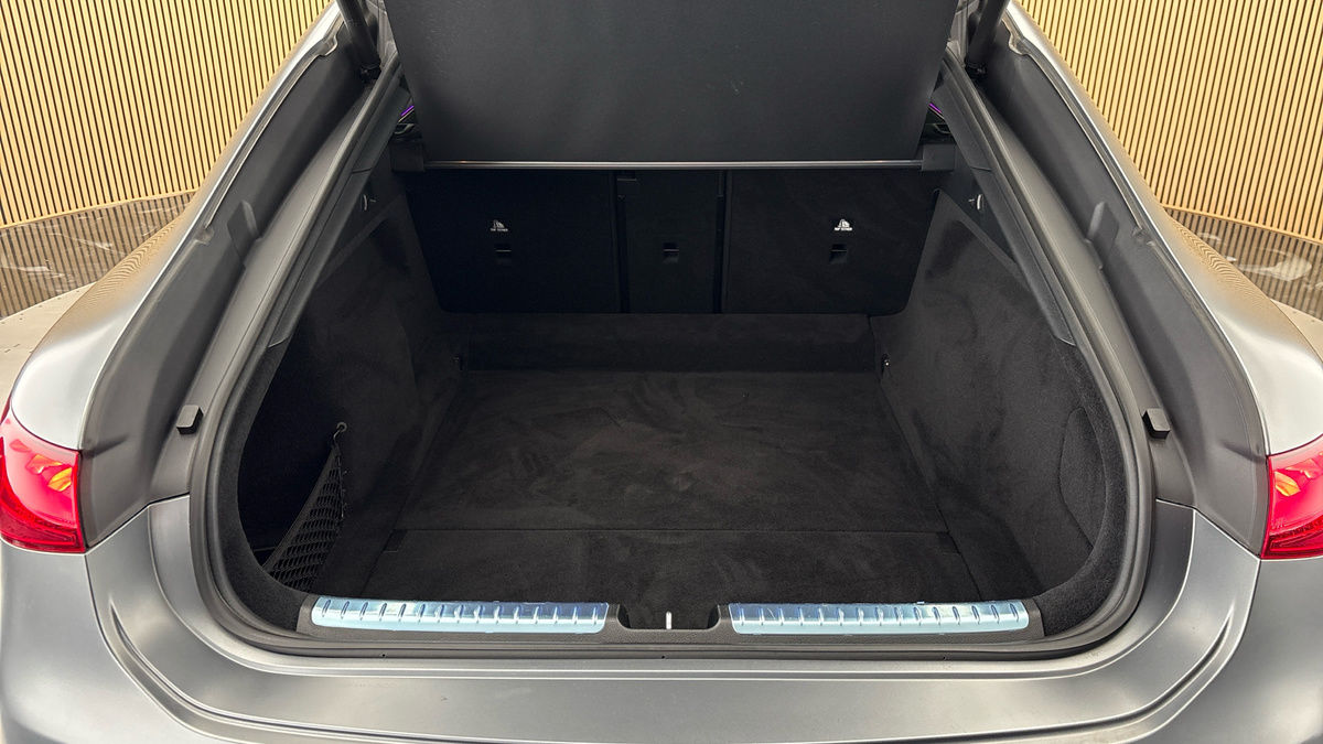 Mercedes-Benz EQS Image 12