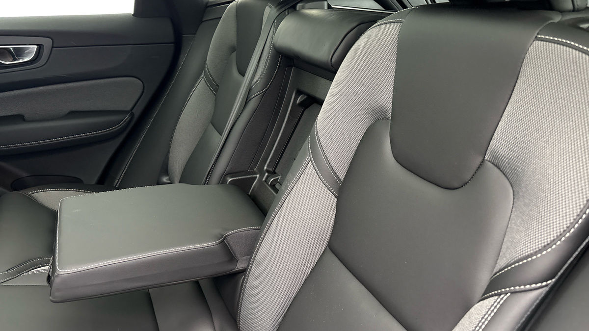 Volvo XC60 Image 9