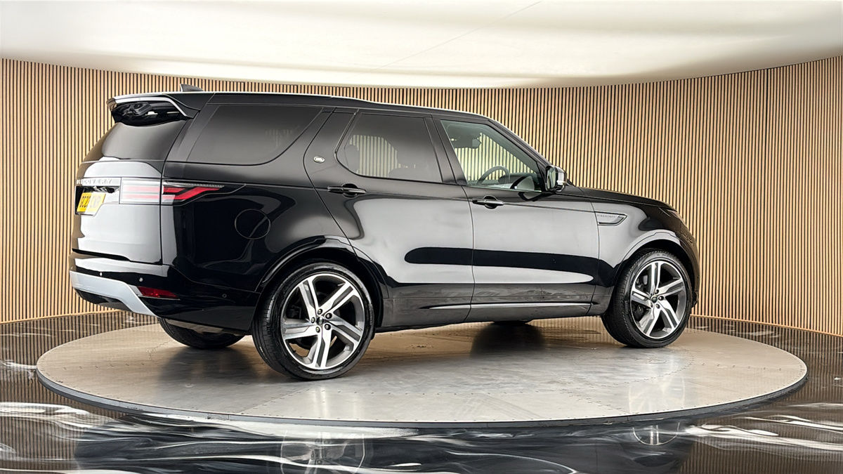 More views of Land Rover Discovery
