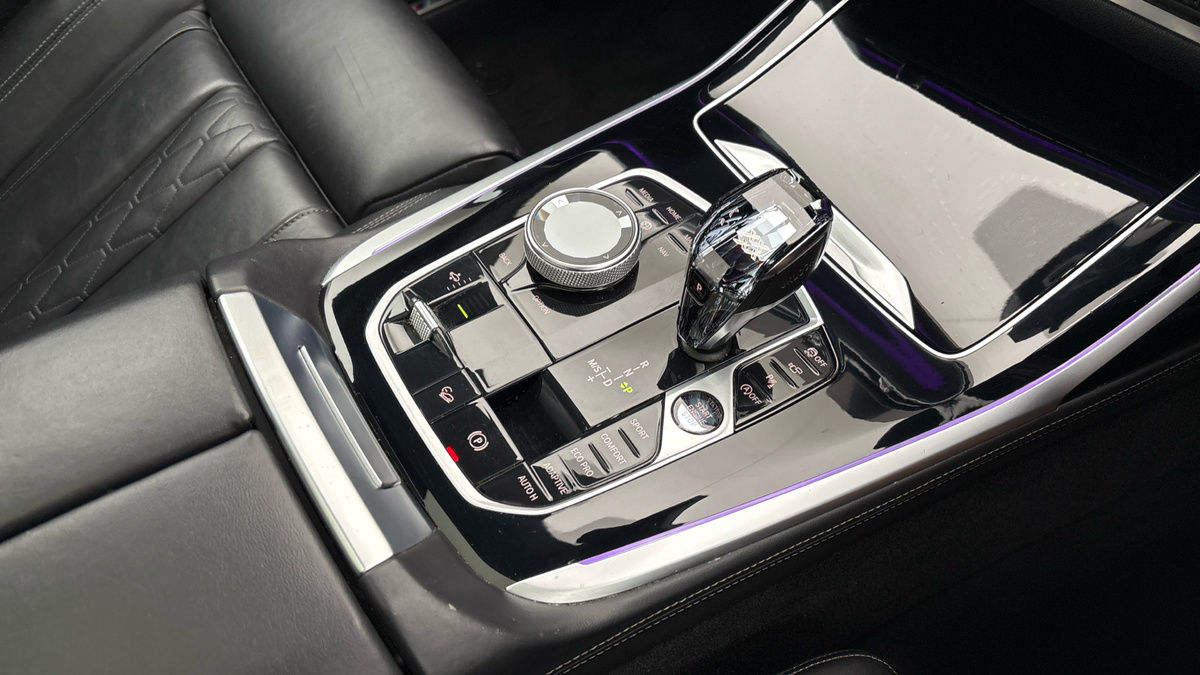 BMW X7 Image 18
