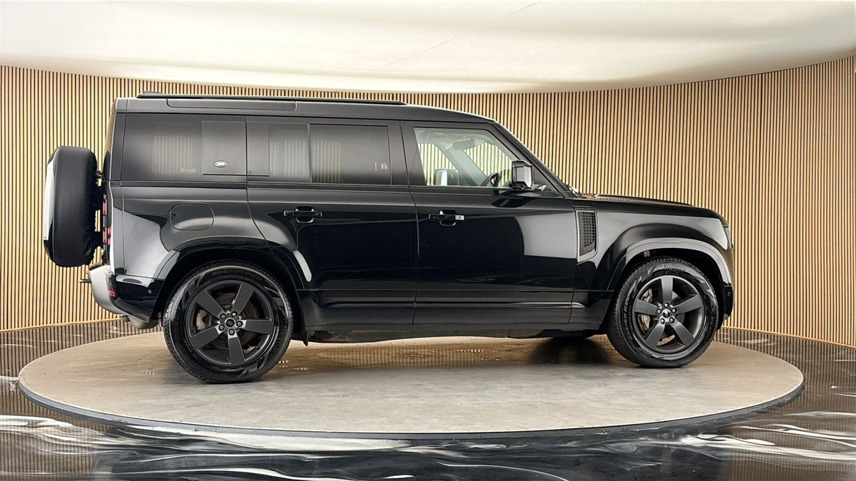 More views of Land Rover Defender 110