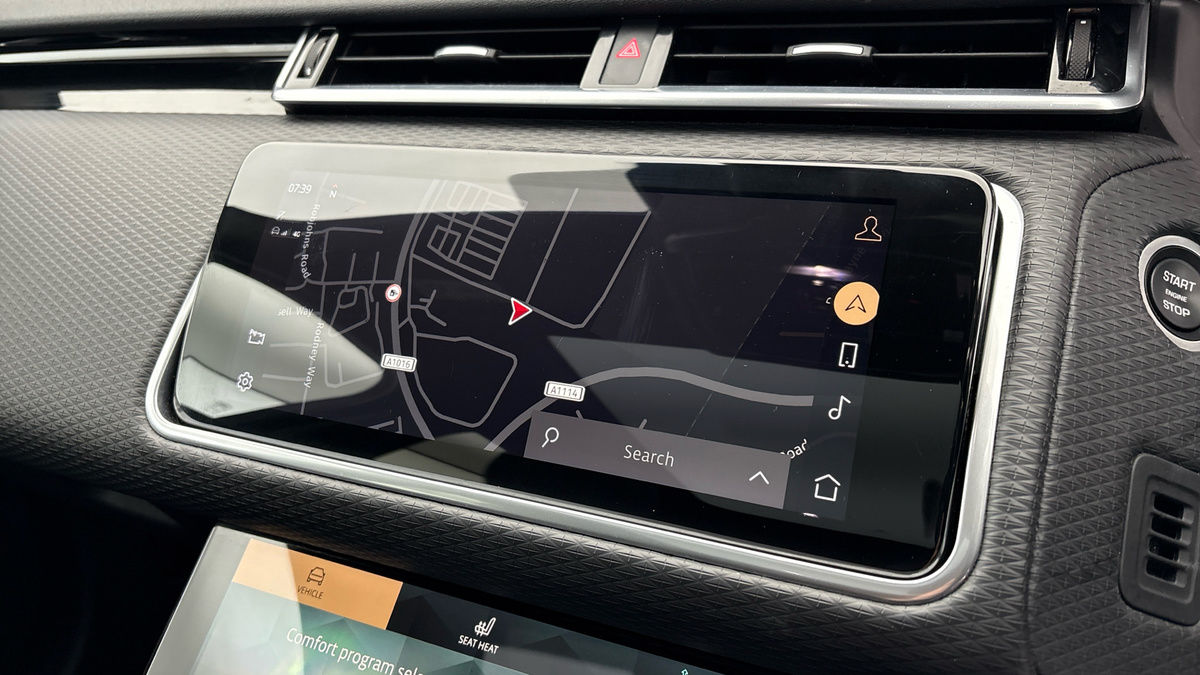 Land Rover Range Rover Velar Image 17