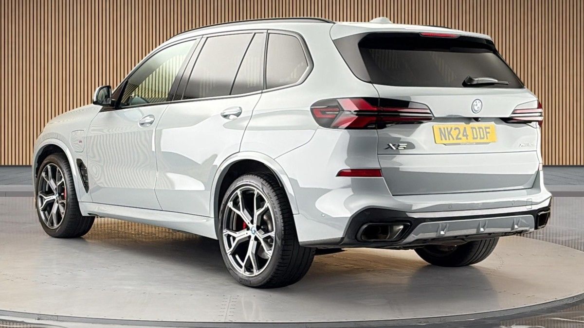 BMW X5 Image 2