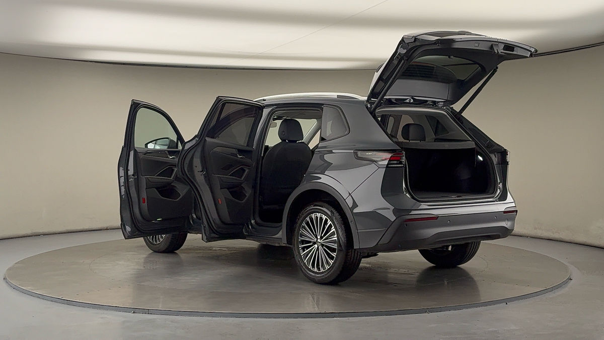 More views of Volkswagen Tiguan