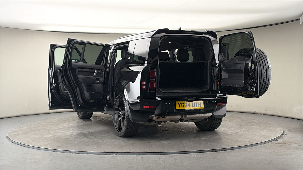 More views of Land Rover Defender 110