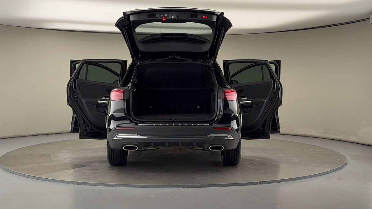 More views of Mercedes-Benz GLA