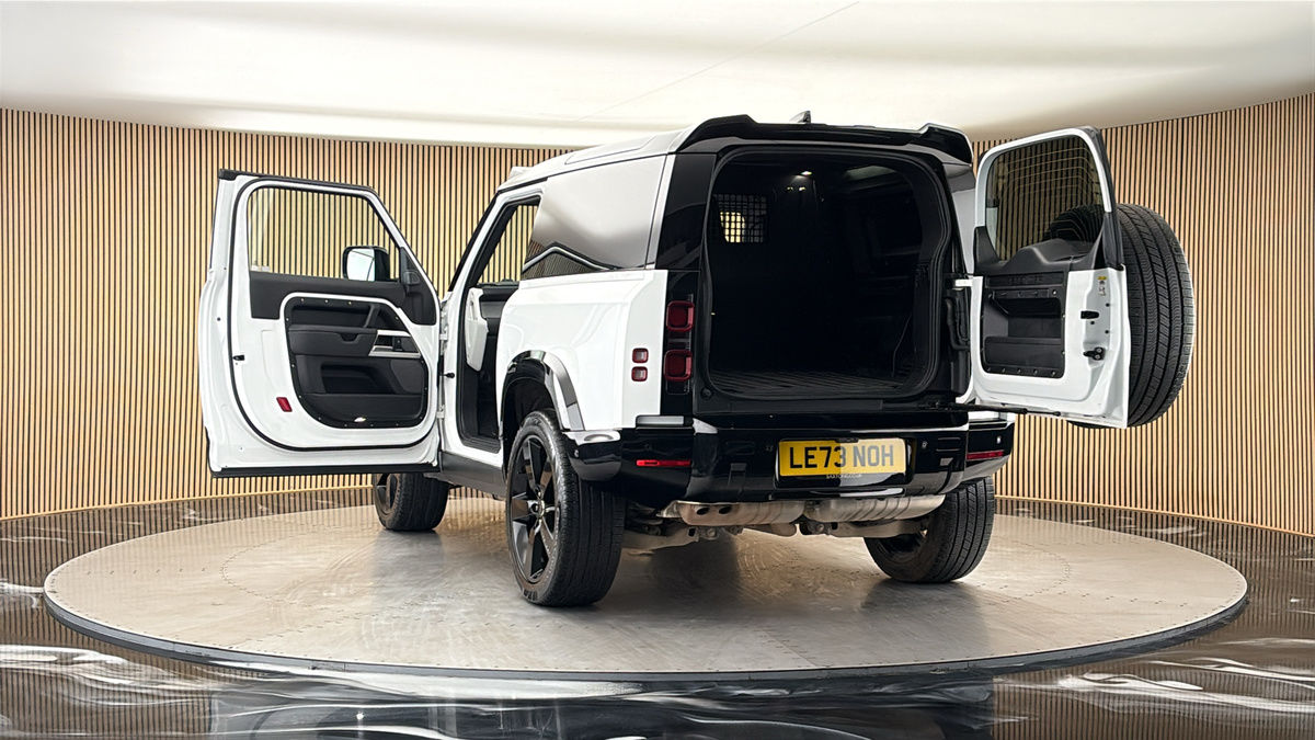 More views of Land Rover Defender 90